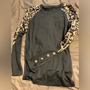 Ladies leopard print long sleeve tshirt